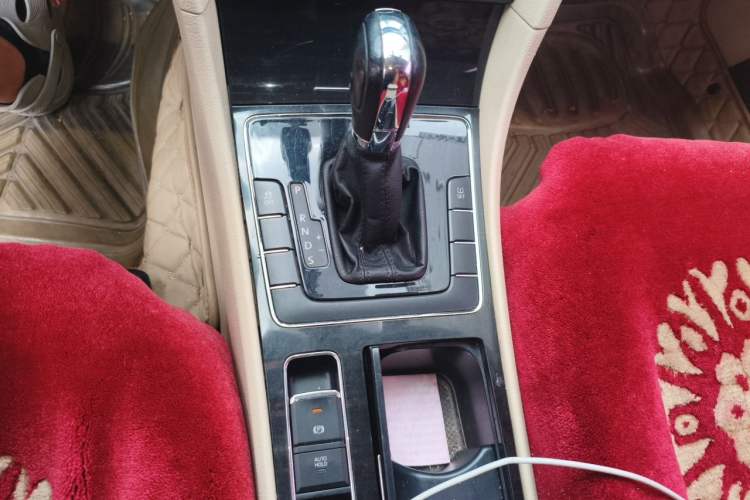 Used Volkswagen Passat 2013 1.8TSI DSG Prestige Edition Gear Lever