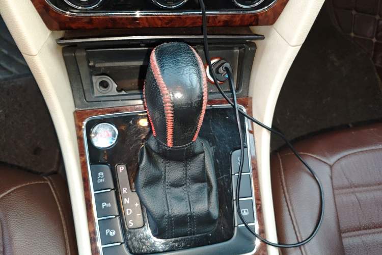 Used Volkswagen Passat 2013 1.8TSI DSG Ultimate Edition Gear Lever