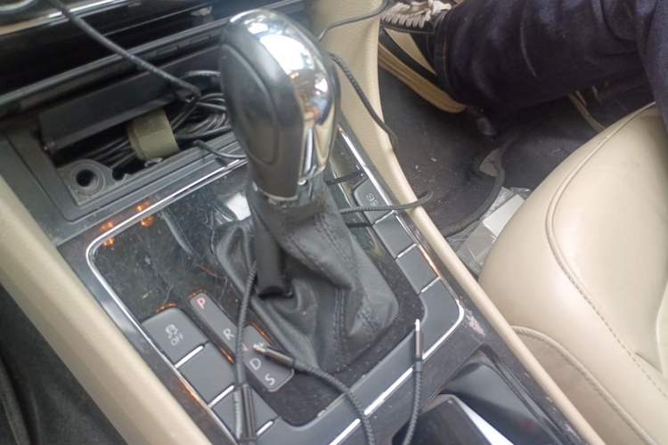 Used Volkswagen Passat 2013 1.8TSI DSG Prestige Edition Gear Lever