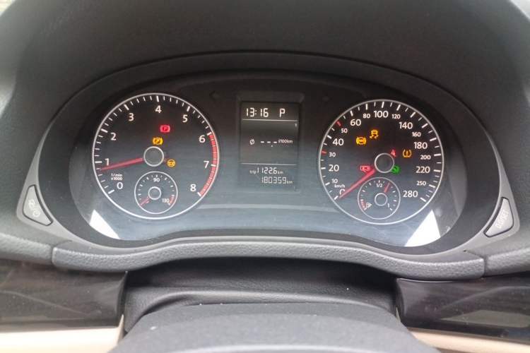 Used Volkswagen Passat 2013 1.8TSI DSG Prestige Edition Instrument Cluster