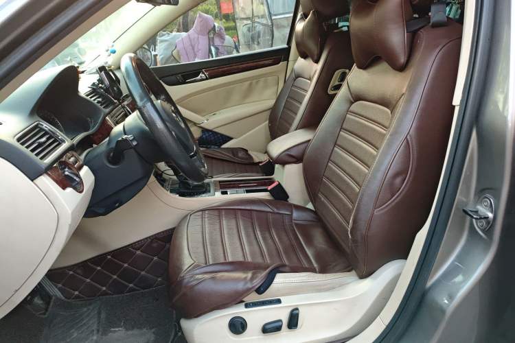 Used Volkswagen Passat 2013 1.8TSI DSG Ultimate Edition Left Front Seat