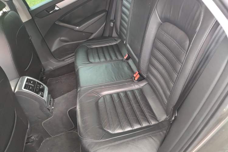 Used Volkswagen Passat 2013 1.8TSI DSG Prestige Edition Left Rear Seat