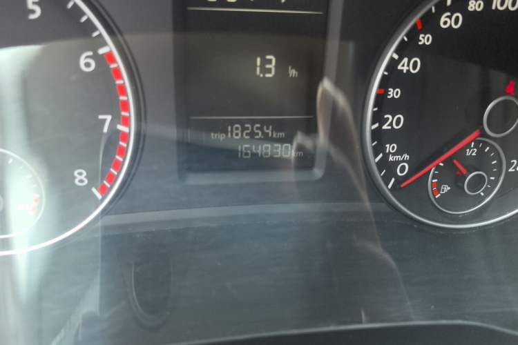 Used Volkswagen Passat 2013 1.8TSI DSG Prestige Edition Odometer Close Up