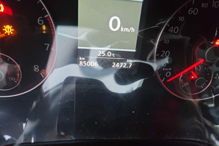 Used Volkswagen Passat 2013 1.8TSI DSG Prestige Edition Odometer Close Up