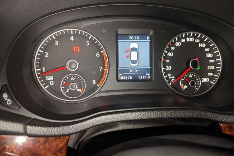 Used Volkswagen Passat 2013 2.0 TSI DSG Prestige Edition Odometer Close Up