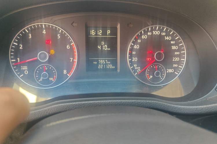 Used Volkswagen Passat 2013 1.8TSI DSG Prestige Edition Odometer Close Up