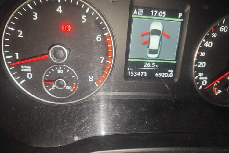 Used Volkswagen Passat 2013 2.0 TSI DSG Ultimate Edition Odometer Close Up
