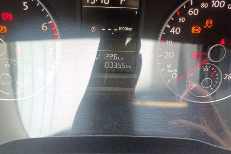Used Volkswagen Passat 2013 1.8TSI DSG Prestige Edition Odometer Close Up