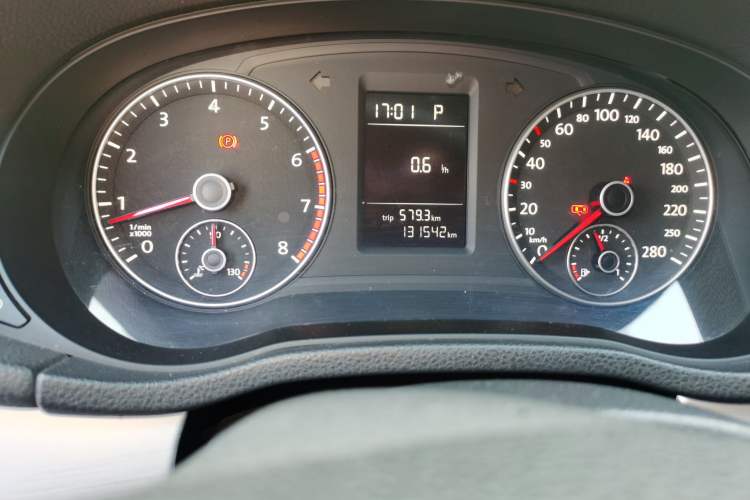 Used Volkswagen Passat 2013 1.4 TSI DSG Prestige Edition Odometer Close Up