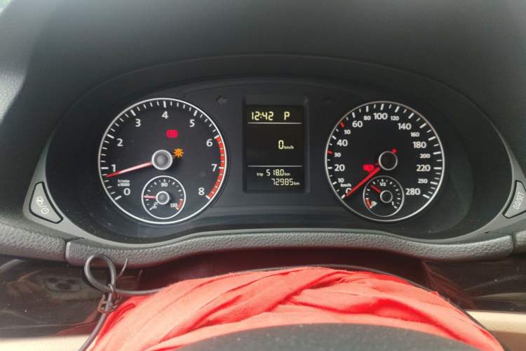Used Volkswagen Passat 2013 1.8TSI DSG Prestige Edition Odometer Close Up
