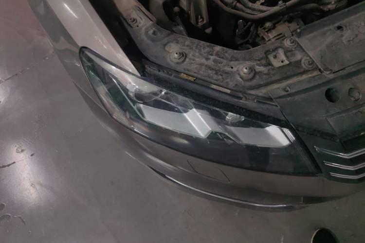 Used Volkswagen Passat 2013 2.0 TSI DSG Prestige Edition Right Front Headlight