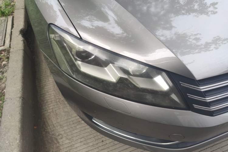 Used Volkswagen Passat 2013 1.8TSI DSG Prestige Edition Right Front Headlight