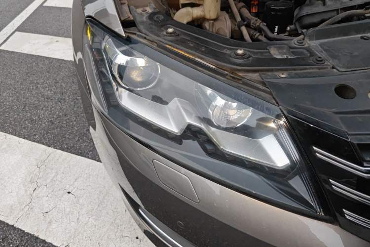 Used Volkswagen Passat 2013 1.8TSI DSG Prestige Edition Right Front Headlight