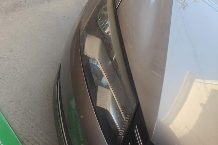 Used Volkswagen Passat 2013 1.8TSI DSG Prestige Edition Right Front Headlight