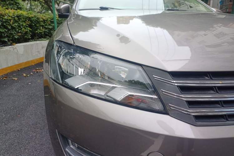 Used Volkswagen Passat 2013 1.8TSI DSG Prestige Edition Right Front Headlight