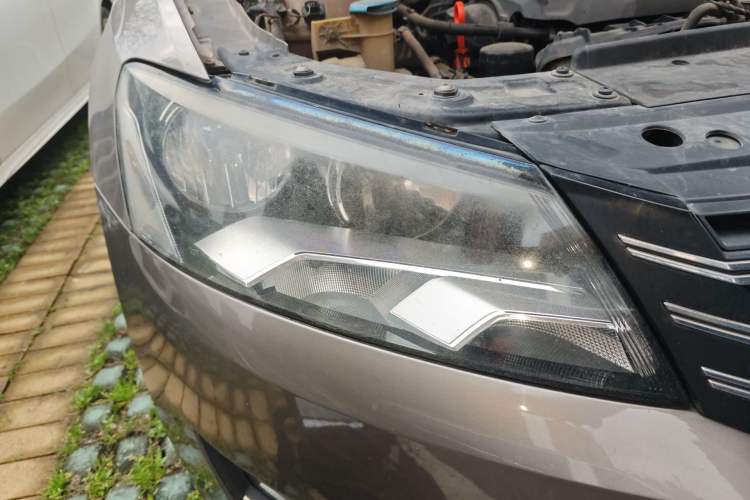 Used Volkswagen Passat 2013 1.8TSI DSG Prestige Edition Right Front Headlight