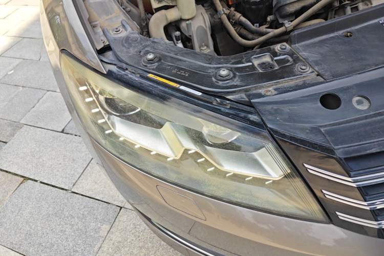 Used Volkswagen Passat 2013 1.8TSI DSG Prestige Edition Right Front Headlight