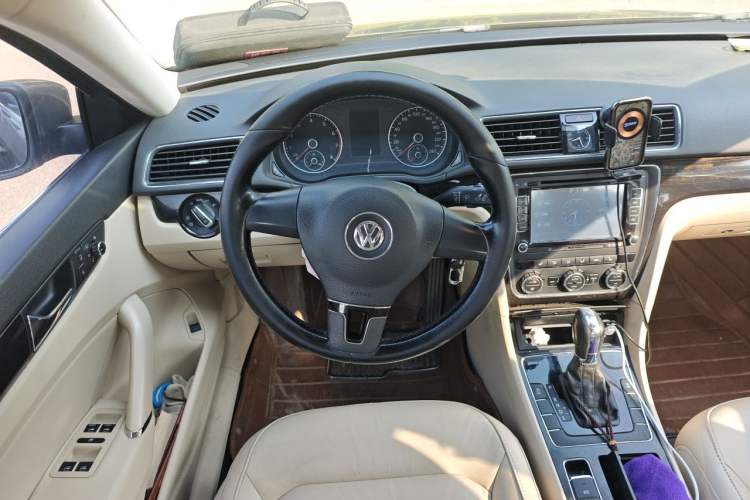 Used Volkswagen Passat 2013 1.4 TSI DSG Prestige Edition Steering Wheel
