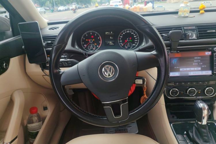 Used Volkswagen Passat 2013 1.8TSI DSG Prestige Edition Steering Wheel