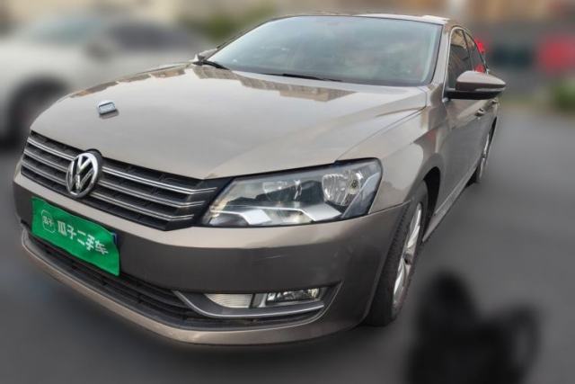 Ojetý Volkswagen Passat 2013 1.8TSI DSG Prestige Edition
