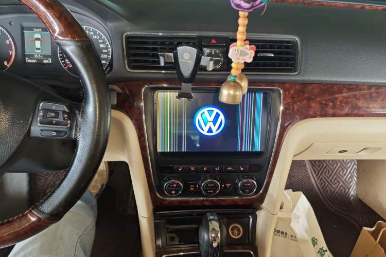 Used Volkswagen Passat 2013 2.0 TSI DSG Prestige Edition Audio And AC Panel