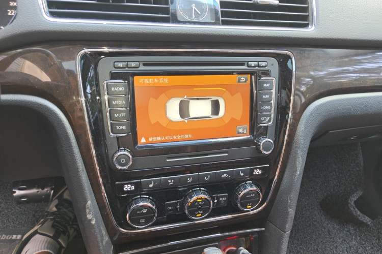 Used Volkswagen Passat 2013 3.0L V6 DSG Flagship Edition Audio And AC Panel