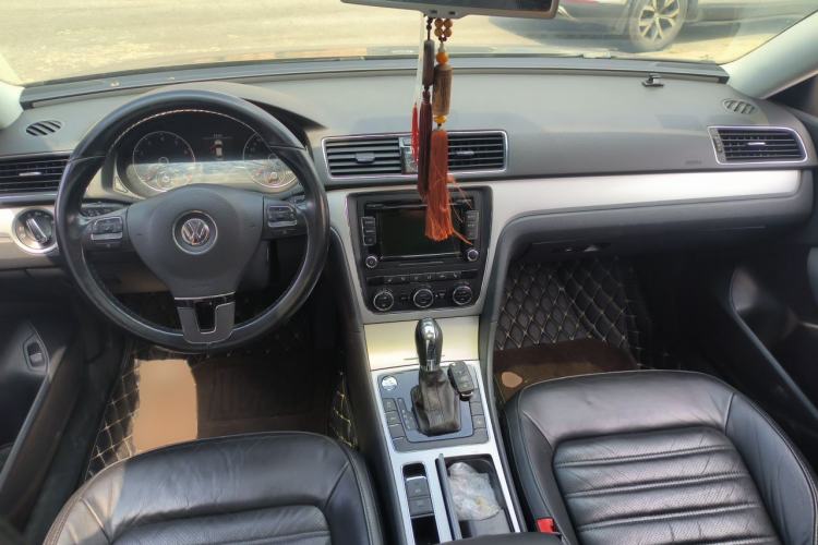 Used Volkswagen Passat 2013 1.8TSI DSG Prestige Edition Center Console