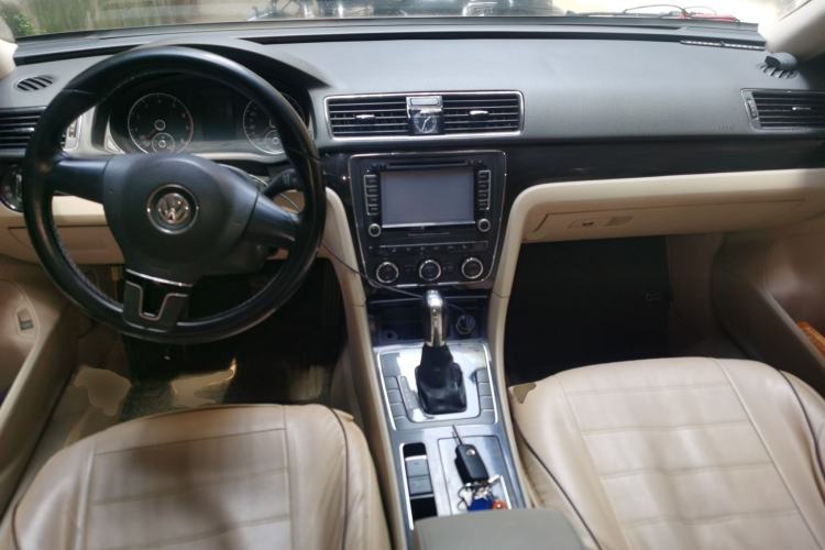 Used Volkswagen Passat 2013 1.8TSI DSG Prestige Edition Center Console