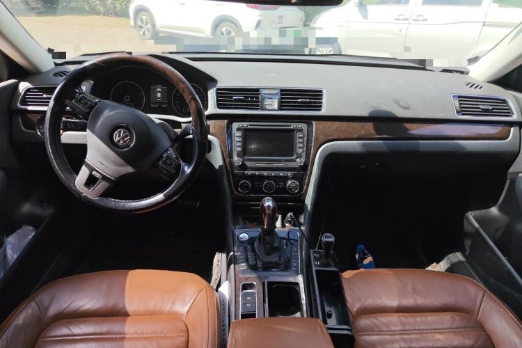 Used Volkswagen Passat 2013 3.0L V6 DSG Flagship Edition Center Console