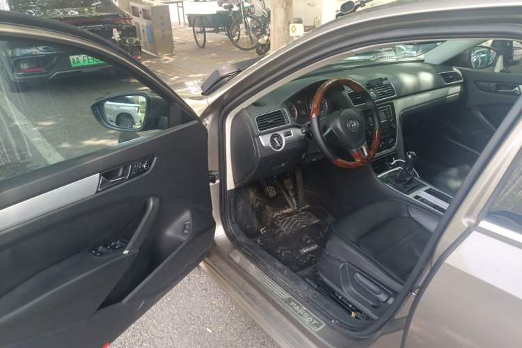 Used Volkswagen Passat 2013 1.4TSI Manual Prestige Edition Driver Seat