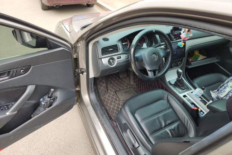 Used Volkswagen Passat 2013 1.4 TSI DSG Prestige Edition Driver Seat
