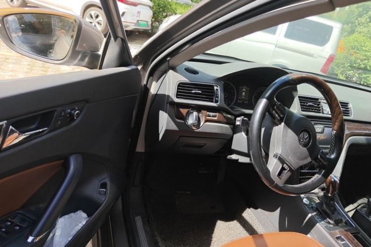 Used Volkswagen Passat 2013 3.0L V6 DSG Flagship Edition Driver Seat