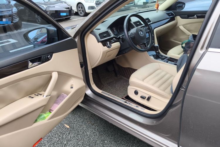 Used Volkswagen Passat 2013 1.8TSI DSG Prestige Edition Driver Seat