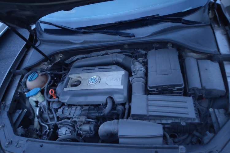 Used Volkswagen Passat 2013 1.8TSI DSG Prestige Edition Engine Bay
