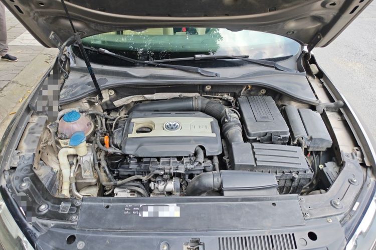 Used Volkswagen Passat 2013 1.8TSI DSG Prestige Edition Engine Bay