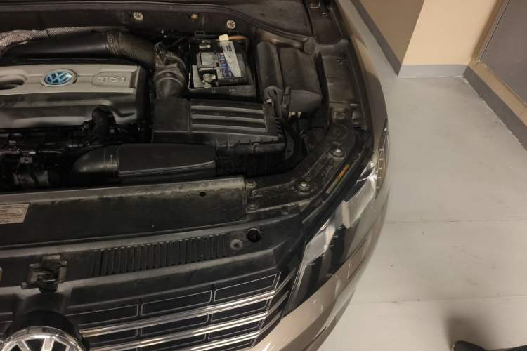 Used Volkswagen Passat 2013 2.0 TSI DSG Prestige Edition Engine Bay Left