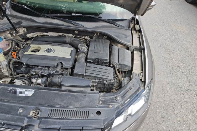 Used Volkswagen Passat 2013 1.8TSI DSG Prestige Edition Engine Bay Left