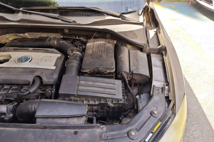 Used Volkswagen Passat 2013 1.8TSI DSG Prestige Edition Engine Bay Left