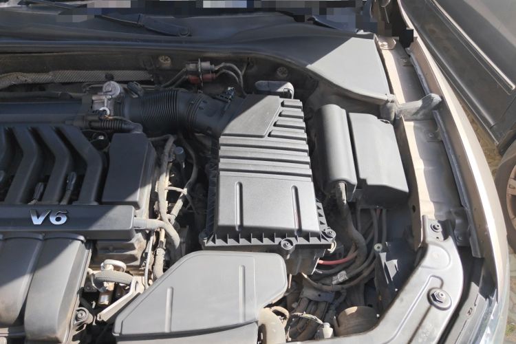 Used Volkswagen Passat 2013 3.0L V6 DSG Flagship Edition Engine Bay Left