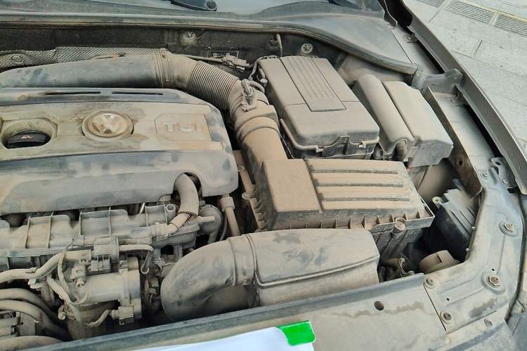 Used Volkswagen Passat 2013 1.8TSI DSG Ultimate Edition Engine Bay Left