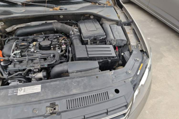 Used Volkswagen Passat 2013 1.8TSI DSG Prestige Edition Engine Bay Left