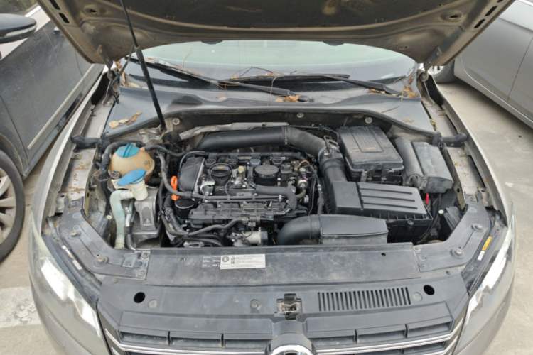 Used Volkswagen Passat 2013 1.8TSI DSG Prestige Edition Engine Bay