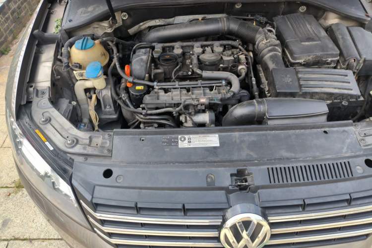Used Volkswagen Passat 2013 1.8TSI DSG Prestige Edition Engine Bay Right
