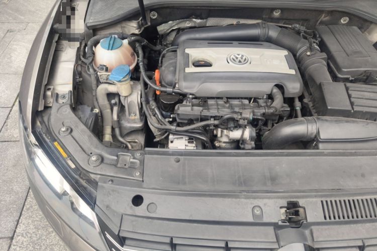 Used Volkswagen Passat 2013 1.8TSI DSG Prestige Edition Engine Bay Right