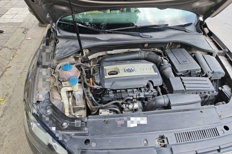 Used Volkswagen Passat 2013 1.8TSI DSG Prestige Edition Engine Bay Right