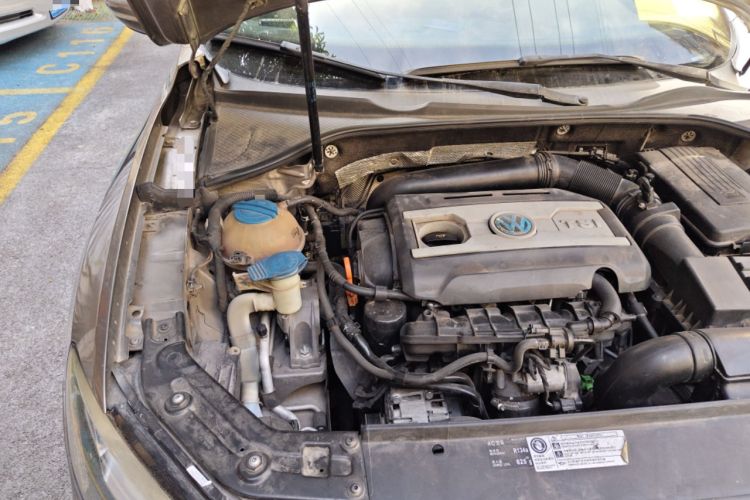 Used Volkswagen Passat 2013 1.8TSI DSG Prestige Edition Engine Bay Right