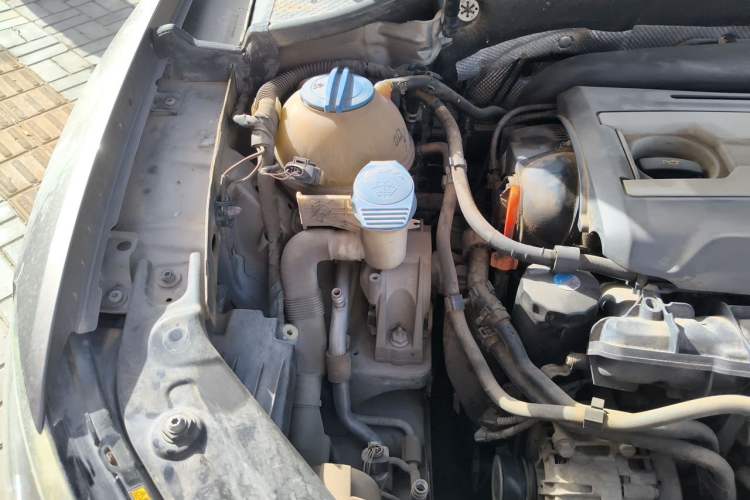 Used Volkswagen Passat 2013 1.8TSI DSG Prestige Edition Engine Bay Right