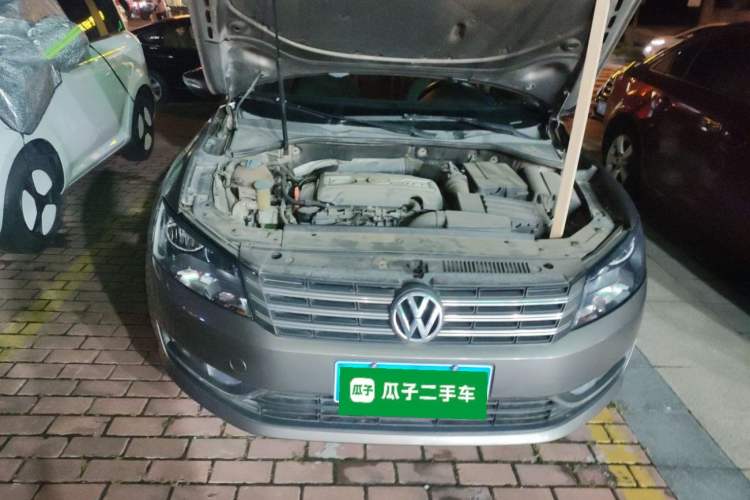 Used Volkswagen Passat 2013 1.8TSI DSG Prestige Edition Engine Bay Right
