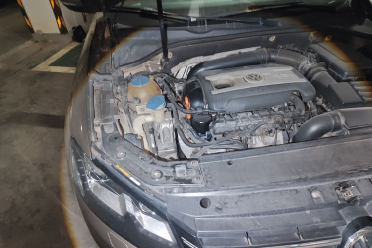 Used Volkswagen Passat 2013 1.8TSI DSG Prestige Edition Engine Bay Right