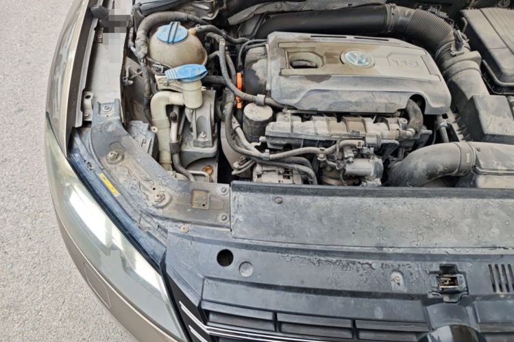 Used Volkswagen Passat 2013 1.8TSI DSG Prestige Edition Engine Bay Right